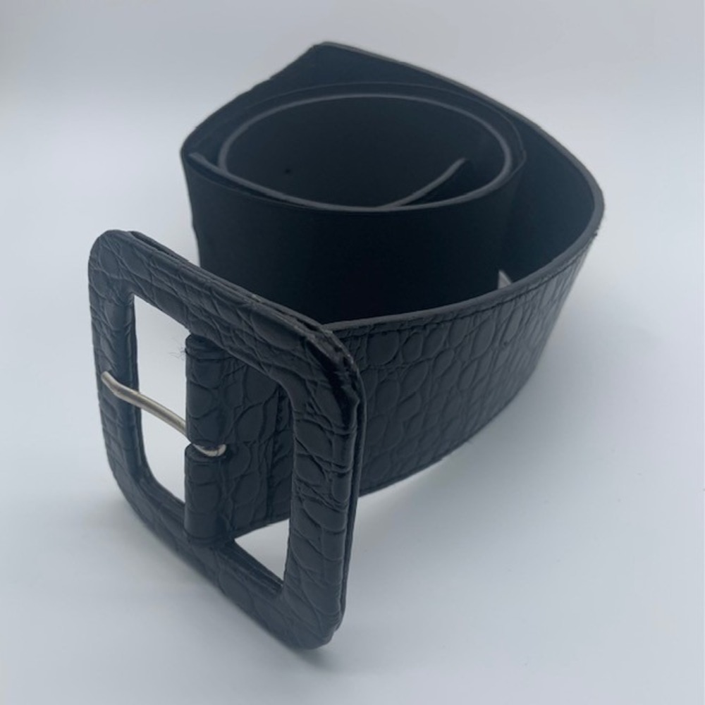 Chico's Black Wide Stretch Belt Croc Embossed Leather Size M/L Waist Belt